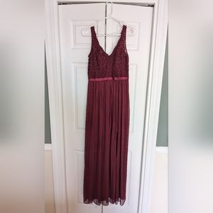 LACE AND MESH V-NECK BRIDESMAID DRESS COLOR: WINE SIZE: 6